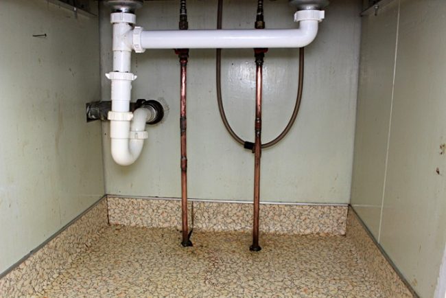 How to Clean Copper Pipes under the Sink
