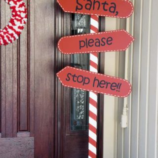 26 Christmas Wood Signs You Can DIY
