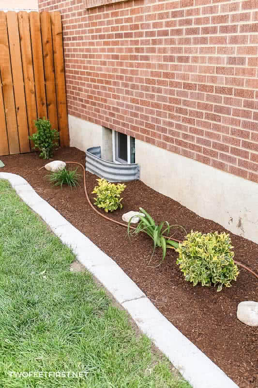 Install Concrete Landscape Edging Aka, How Much Does It Cost To Install Stone Landscape Edging