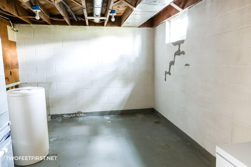 Painting Cinder Block Walls In A, Best Way To Remove Paint From Basement Walls