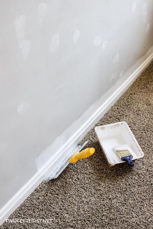 painting baseboards without tape using taping knife