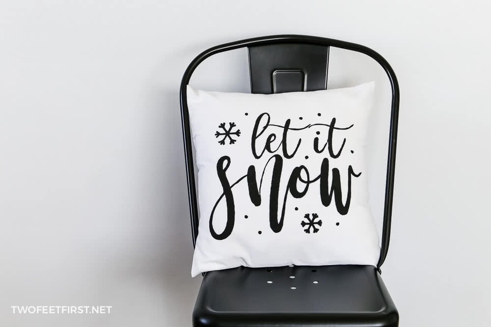 How to make a Let It Snow throw pillow cover