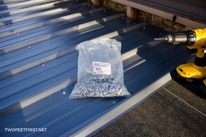 screws used to install metal roof