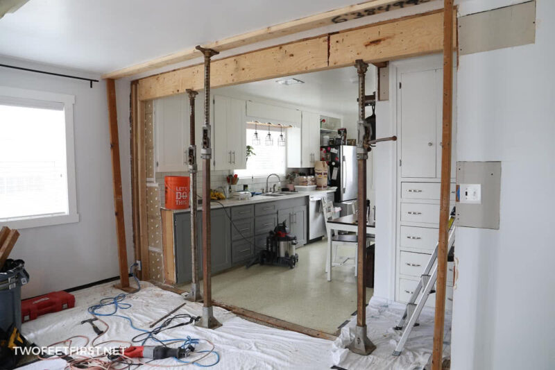 removing load bearing wall with roof jacks
