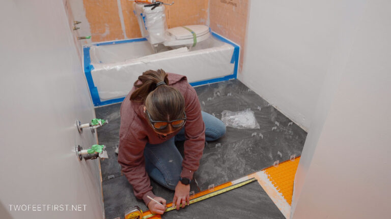 Tiling a bathroom floor (for beginners!) | A Guide for DIYers
